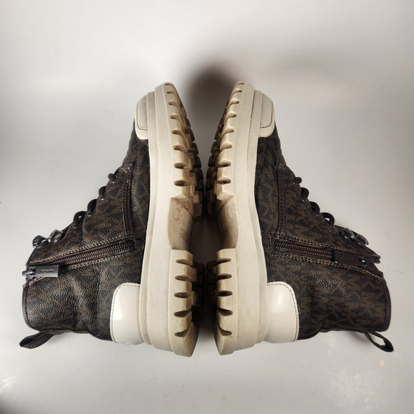 MICHAEL KORS Girls Payton Boot Size 2 Brown Lug Sole Signature Logo Textile - Picture 7 of 13